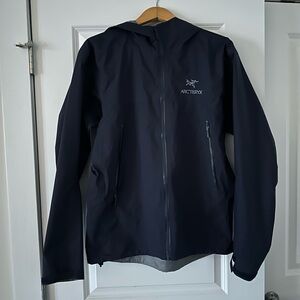Arc'teryx Men's Navy Raincoat